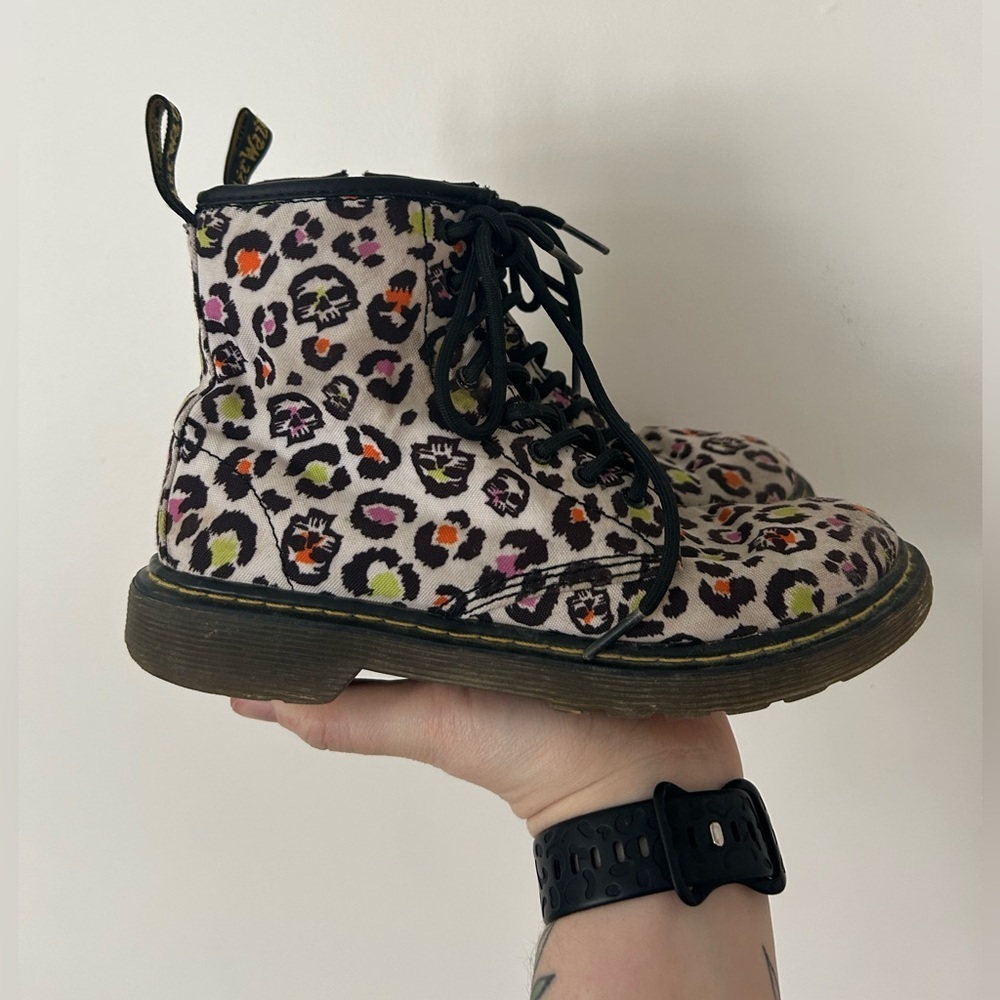 Dr. Martens Kids' Delaney Leopard Canvas Lace Low Boots - White Size 3 Girls
